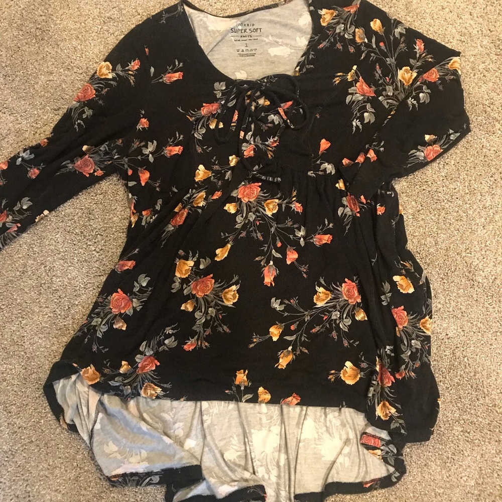 Torrid size 1 tie front top
